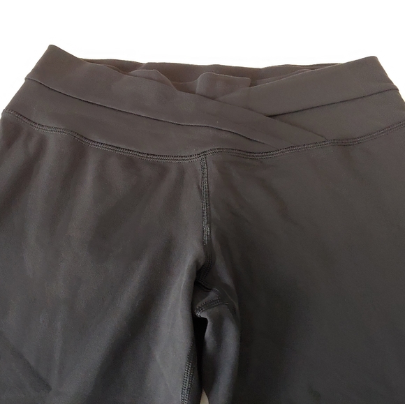 Lululemon cropped wide leg yoga pants - Picture 4 of 9